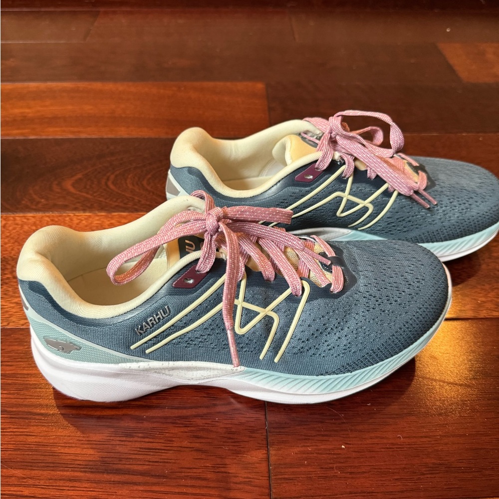 Karhu Fusion 3.5 - US Womens 8.5. New in Box.